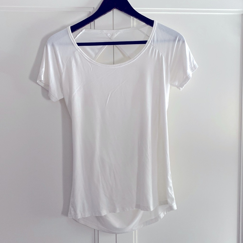 Yoga T shirt with cut out back